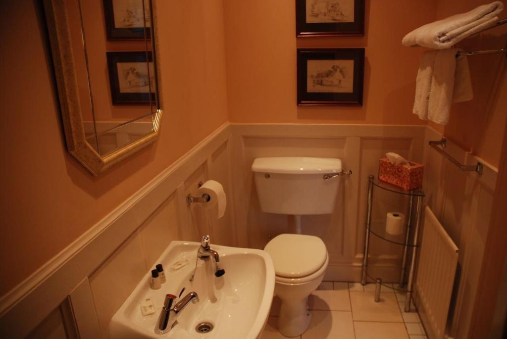 The Old Coach House Hotel Avoca Room photo